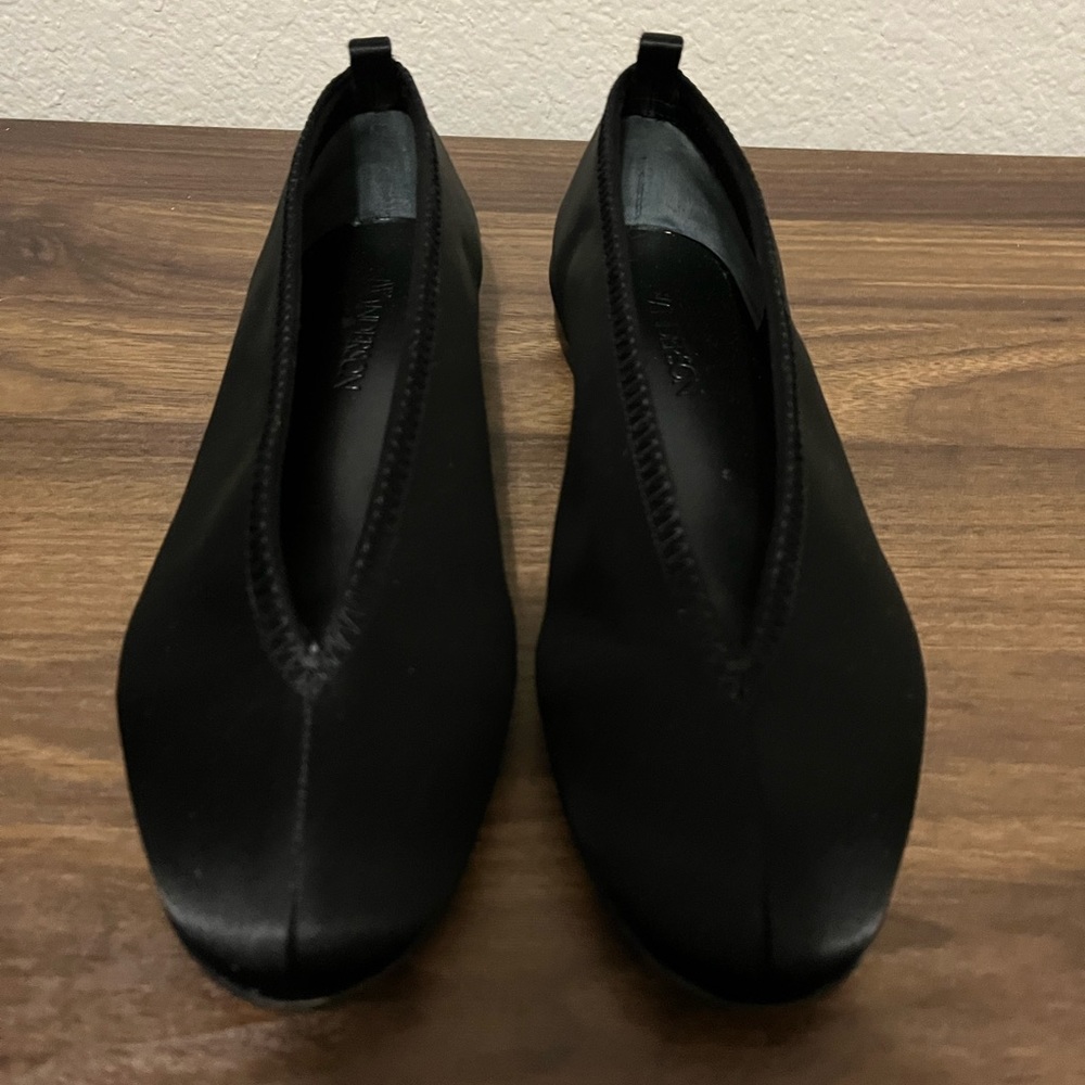 J.W. ANDERSON
SATIN BALLET FLATS